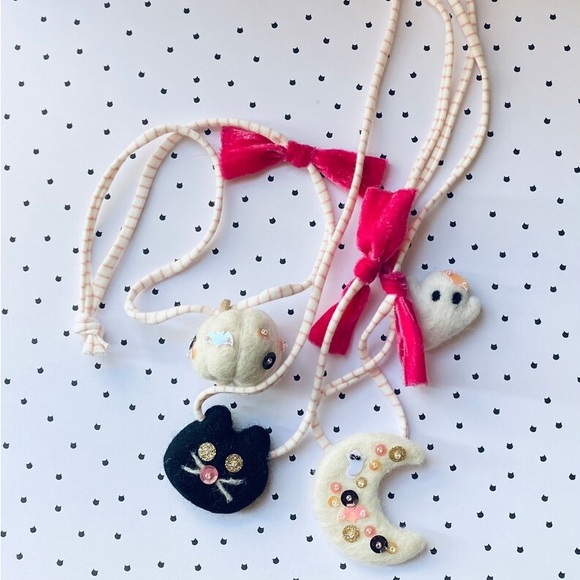 Girls Halloween Necklace - Picture 1 of 3